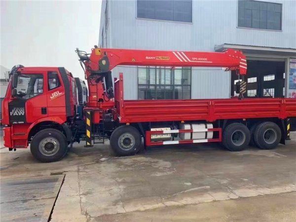 解放國(guó)六前四后八隨車吊新品上市 解放國(guó)六前四后八隨車吊新品上市