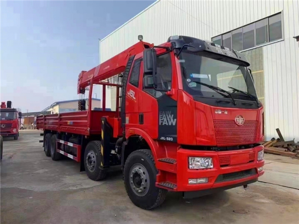 解放國(guó)六前四后八隨車吊新品上市 解放國(guó)六前四后八隨車吊新品上市