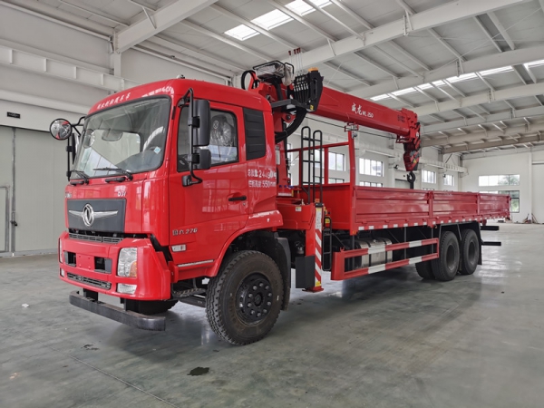 國六東風(fēng)暢行D3V后雙橋程力12噸吊機(jī) 國六東風(fēng)暢行D3V后雙橋程力12噸吊機(jī)