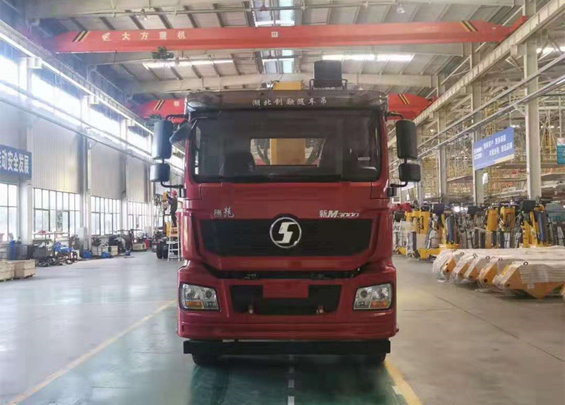 國六陜汽德龍前四后八350馬力徐工16四節(jié)G型 國六陜汽德龍前四后八350馬力徐工16四節(jié)G型
