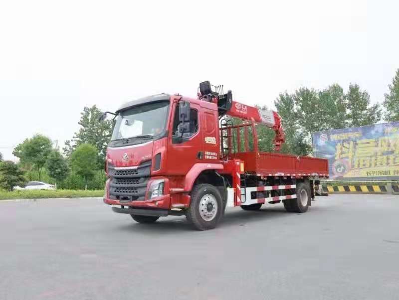 國六柳汽單橋長興8噸吊機(jī) 國六柳汽單橋長興8噸吊機(jī)