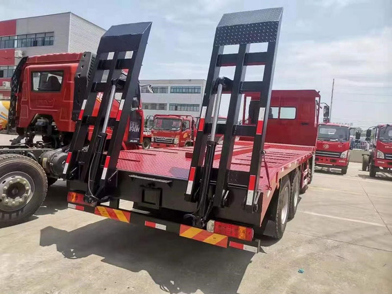 國六東風(fēng)柳汽前四后八平板運輸車 國六東風(fēng)柳汽前四后八平板運輸車