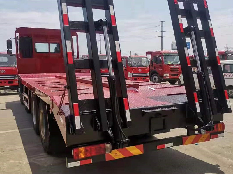 國六東風(fēng)柳汽前四后八平板運輸車 國六東風(fēng)柳汽前四后八平板運輸車