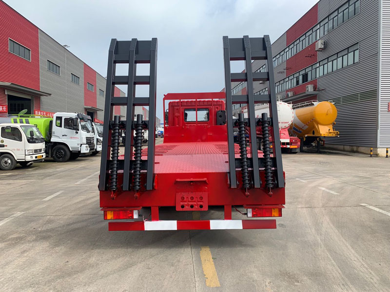 東風(fēng)華神T5后八輪平板車 東風(fēng)華神T5后八輪平板車