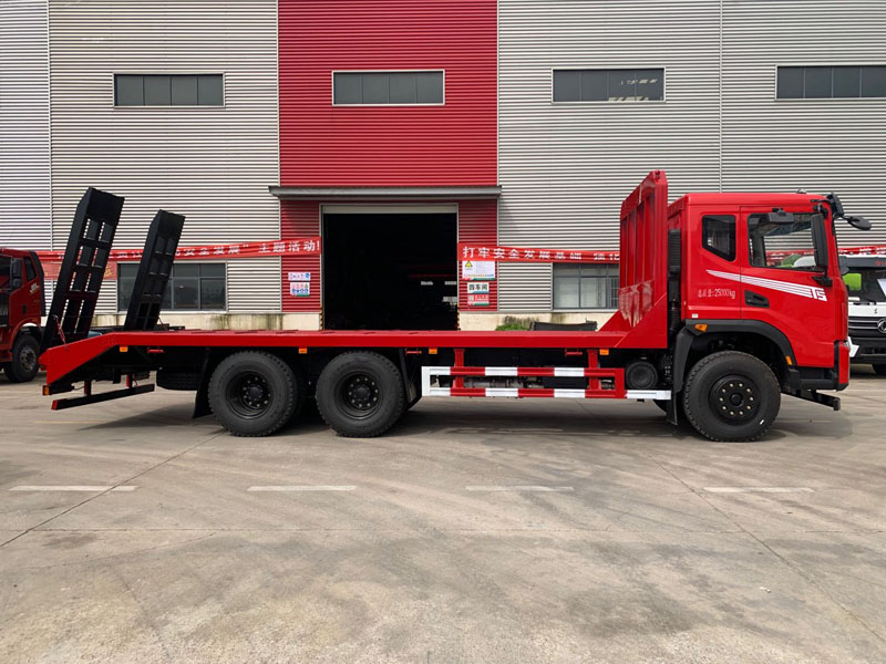 東風(fēng)華神T5后八輪平板車 東風(fēng)華神T5后八輪平板車
