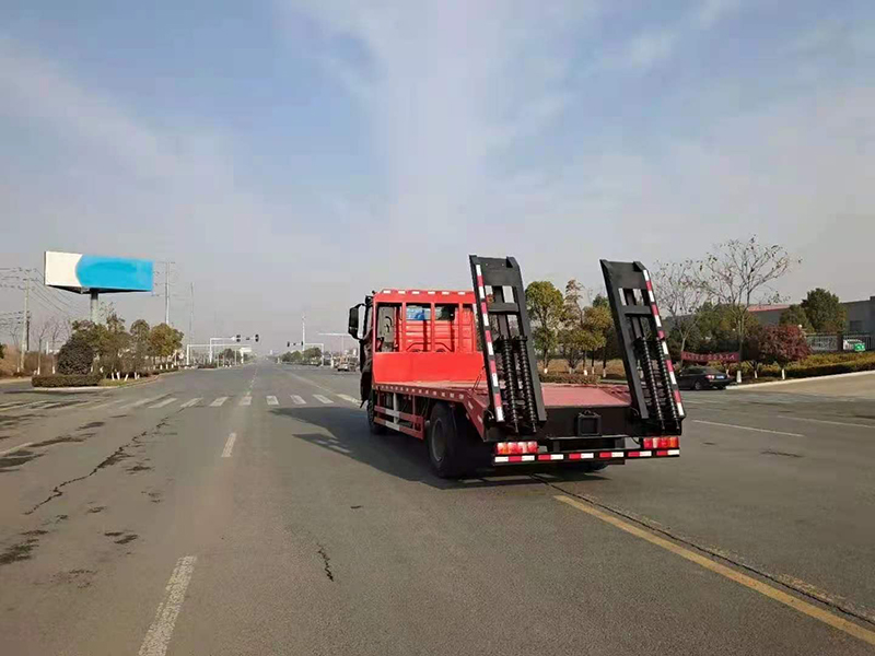 國六重汽豪沃新款平板運輸車 國六重汽豪沃新款平板運輸車