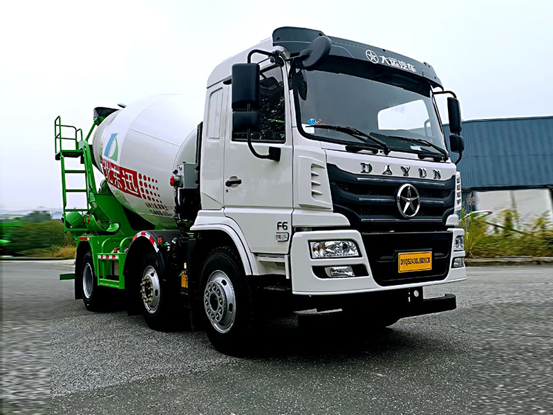 大運(yùn)國(guó)六F6小三軸攪拌車(chē) 大運(yùn)國(guó)六F6小三軸攪拌車(chē)