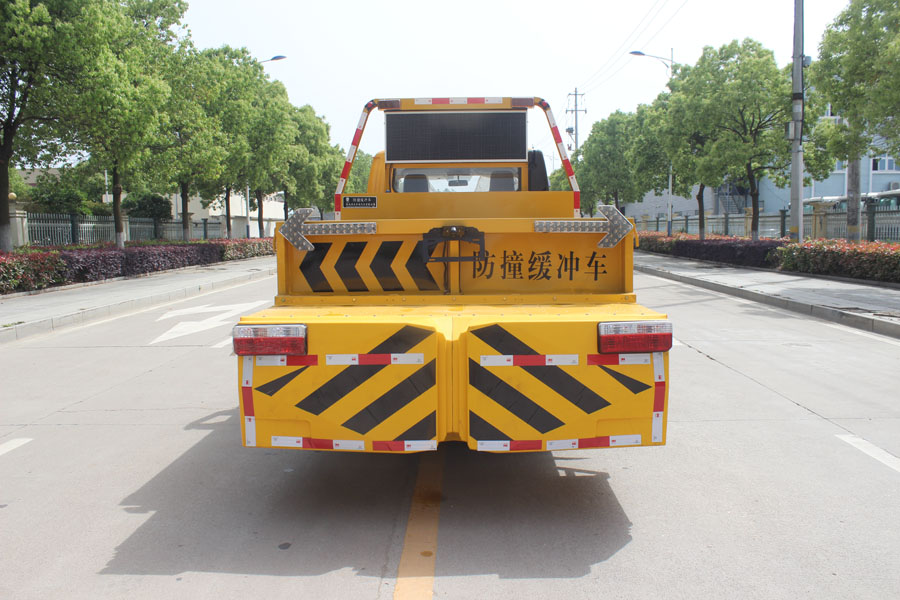 潤(rùn)知星牌SCS5040TFZEQ6型防撞緩沖車(chē) 潤(rùn)知星牌SCS5040TFZEQ6型防撞緩沖車(chē)