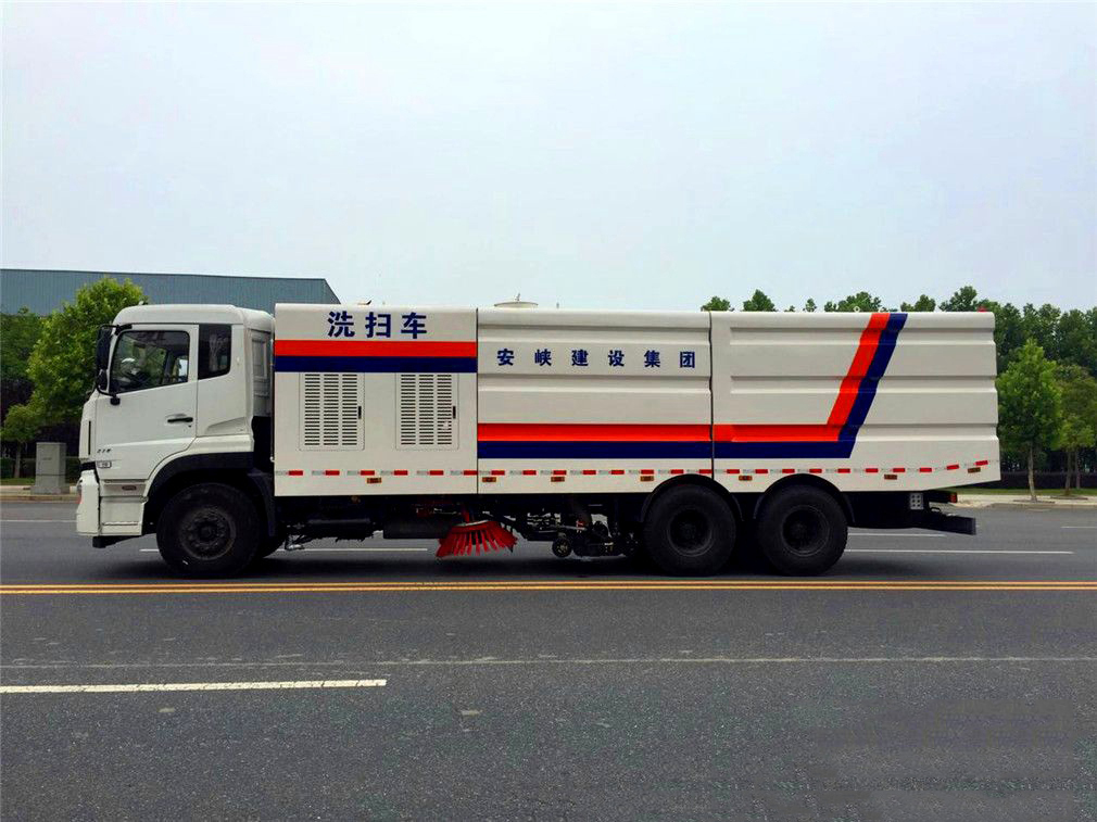 13方水 9方塵東風(fēng)天龍后雙橋 洗掃車 13方水 9方塵東風(fēng)天龍后雙橋 洗掃車