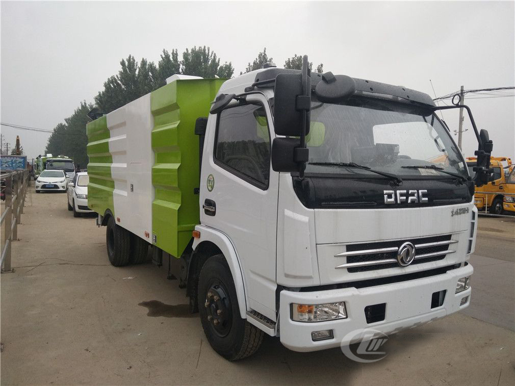 1.5方水 6方塵東風(fēng)D7 吸塵車(chē) 1.5方水 6方塵東風(fēng)D7 吸塵車(chē)