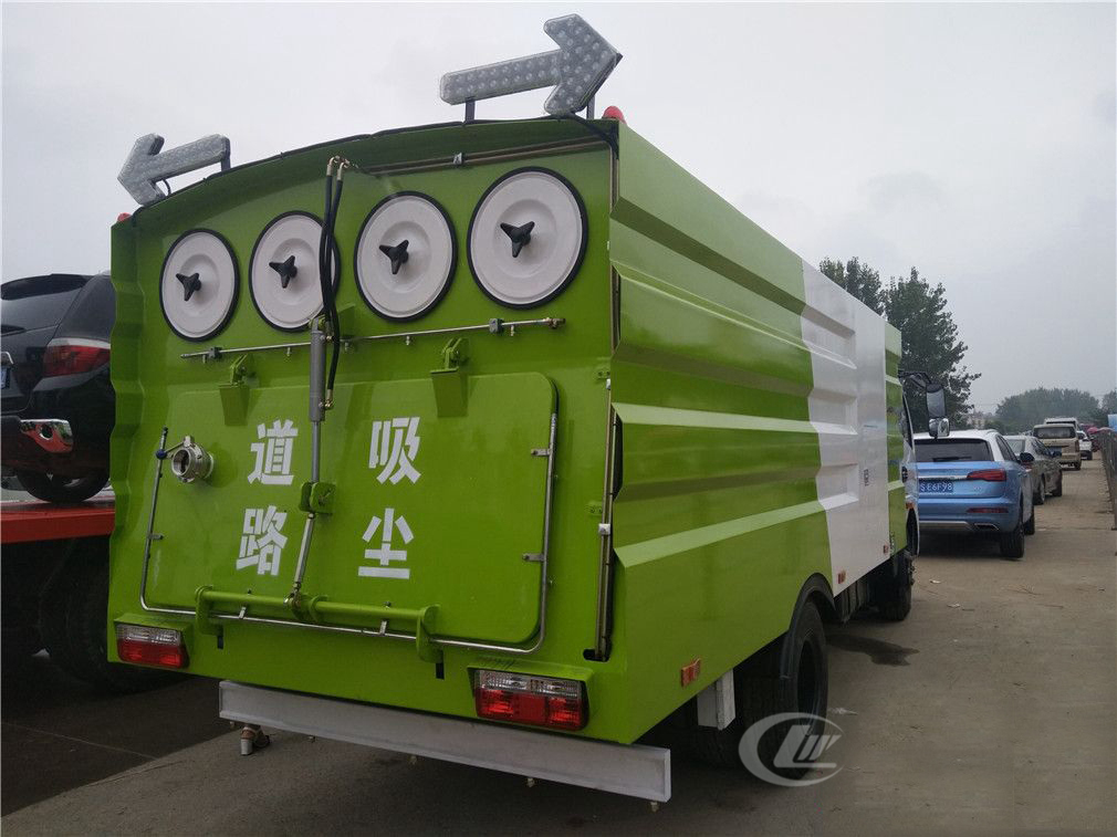 1.5方水 6方塵東風(fēng)D7 吸塵車(chē) 1.5方水 6方塵東風(fēng)D7 吸塵車(chē)