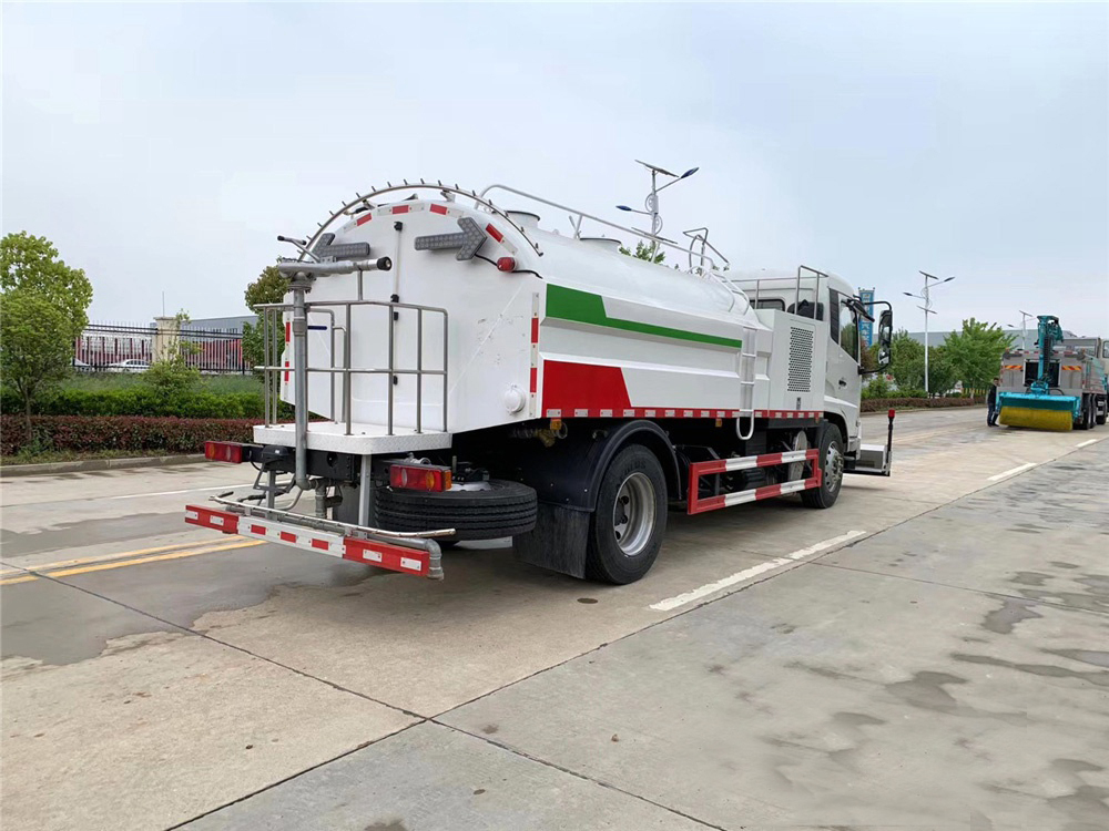 國六8立方東風(fēng)天錦 路面清洗車 國六8立方東風(fēng)天錦 路面清洗車