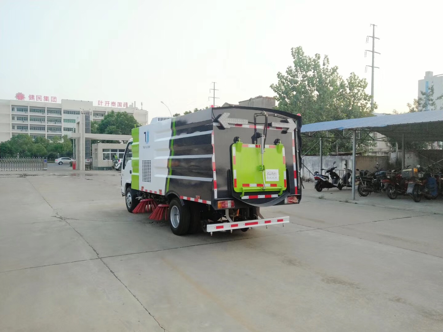 五十鈴掃路車4方塵箱/1.5立方水箱 五十鈴掃路車4方塵箱/1.5立方水箱