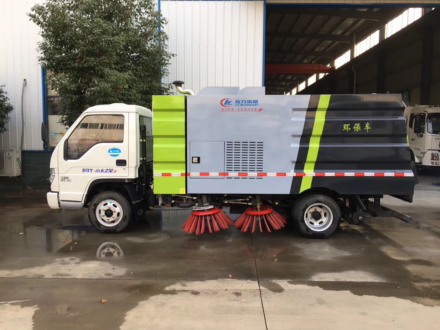 福田小卡時(shí)代掃路車(chē)3方塵箱/1.54方水 福田小卡時(shí)代掃路車(chē)3方塵箱/1.54方水