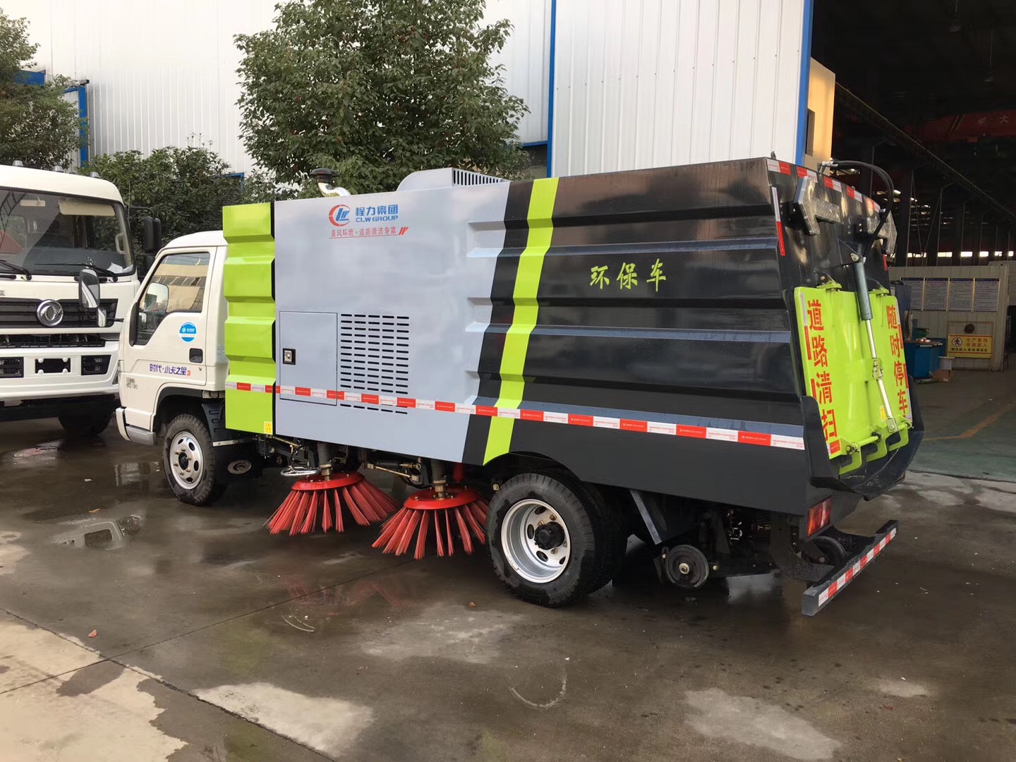 福田小卡時(shí)代掃路車(chē)3方塵箱/1.54方水 福田小卡時(shí)代掃路車(chē)3方塵箱/1.54方水