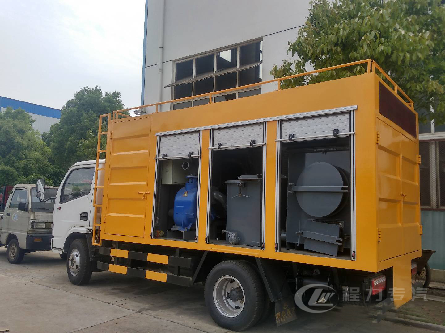 東風(fēng)D6 污水處理車藍(lán)牌 東風(fēng)D6 污水處理車藍(lán)牌