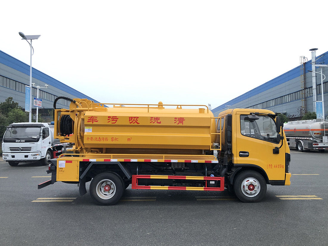 東風(fēng)多利卡6方清洗吸污車 東風(fēng)多利卡6方清洗吸污車