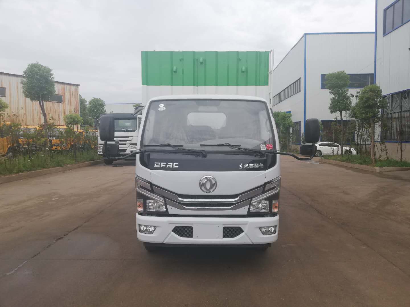 東風(fēng)小多利卡吸污凈化車-環(huán)保綠 東風(fēng)小多利卡吸污凈化車-環(huán)保綠