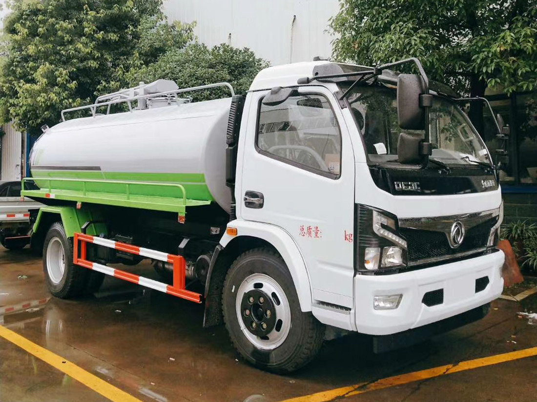 東風(fēng)福瑞卡8方吸糞車 東風(fēng)福瑞卡8方吸糞車