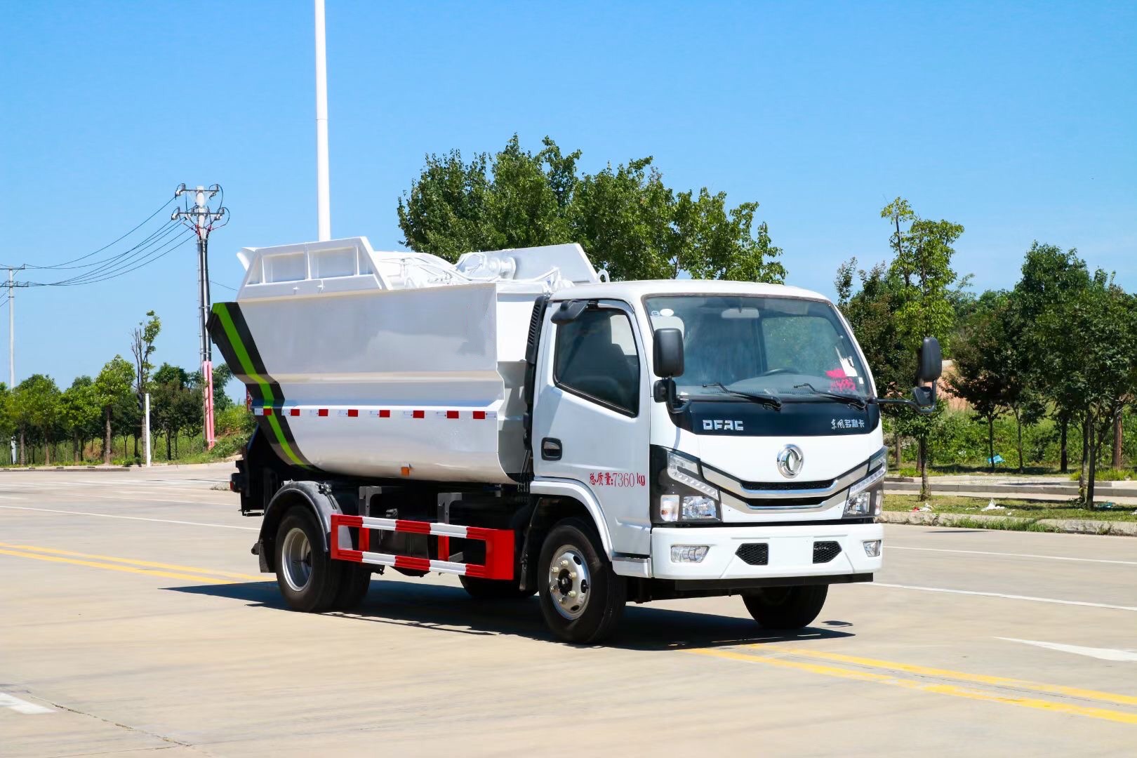東風小多利卡無泄漏后掛桶垃圾車 東風小多利卡無泄漏后掛桶垃圾車