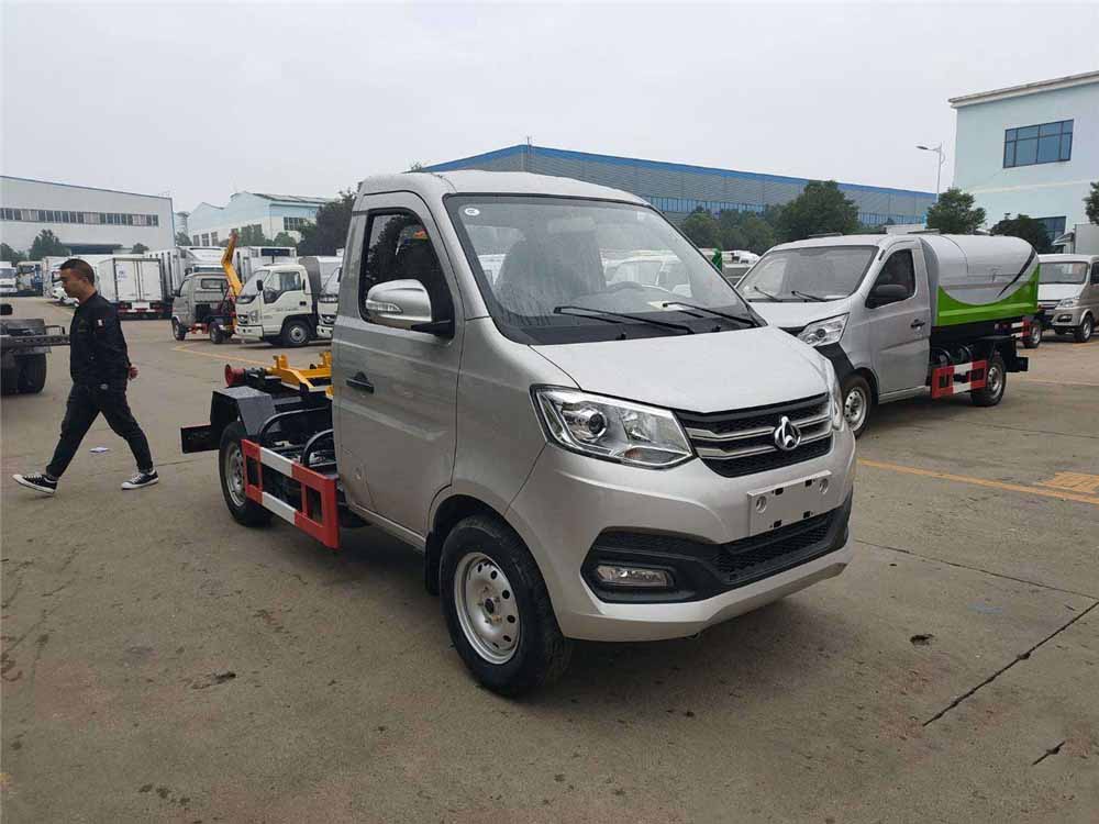 國六3-4方 藍(lán)牌長安 勾臂垃圾車 國六3-4方 藍(lán)牌長安 勾臂垃圾車