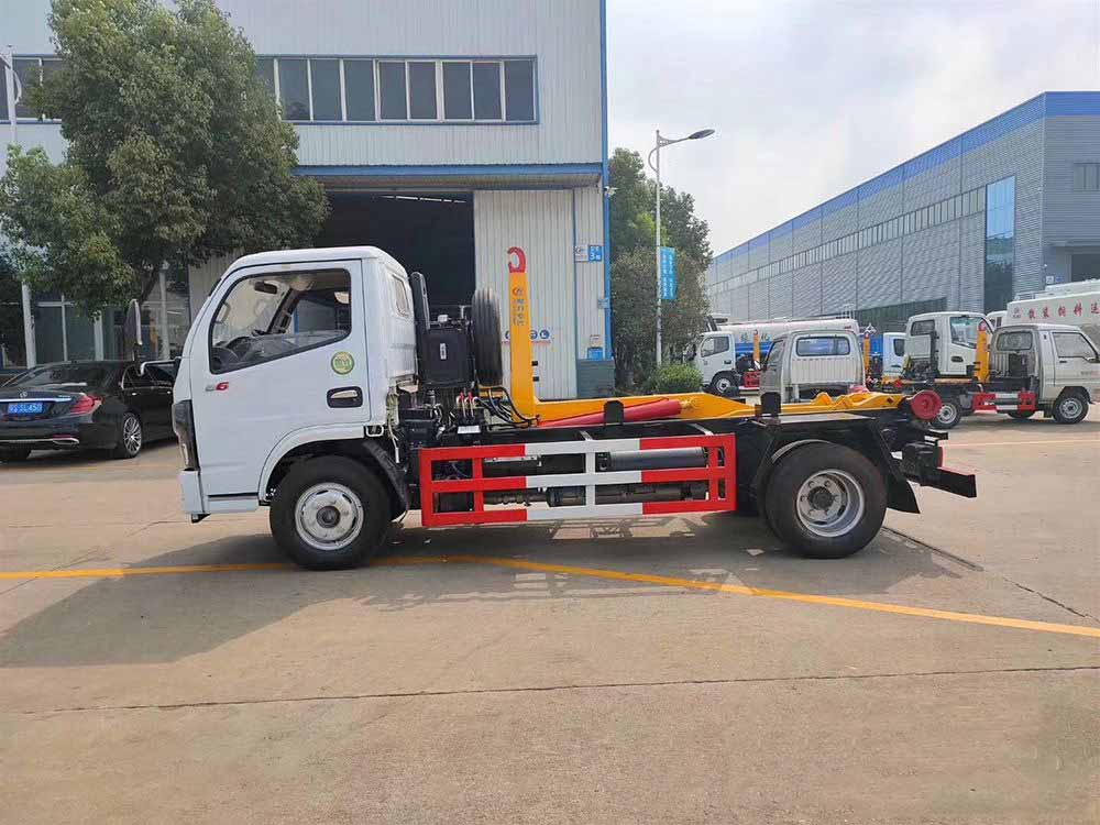 國六5方東風(fēng)D6 勾臂垃圾車 國六5方東風(fēng)D6 勾臂垃圾車