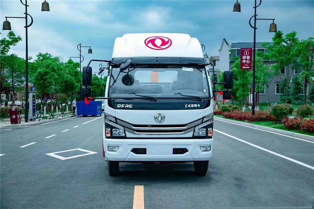 國(guó)六7-8方東風(fēng)D7 勾臂垃圾車 國(guó)六7-8方東風(fēng)D7 勾臂垃圾車