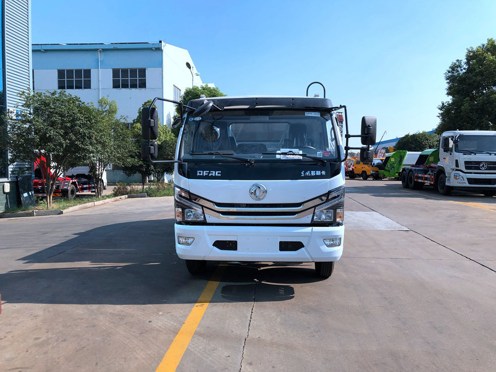 國(guó)六8立方東風(fēng)D7 壓縮垃圾車 國(guó)六8立方東風(fēng)D7 壓縮垃圾車