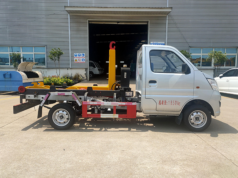 長(zhǎng)安2750勾臂垃圾車 長(zhǎng)安2750勾臂垃圾車