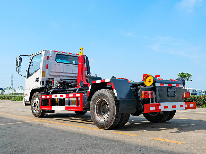 藍(lán)牌凱馬建筑勾臂垃圾車 藍(lán)牌凱馬建筑勾臂垃圾車