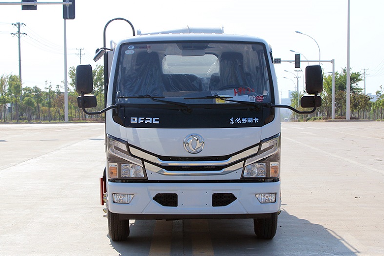 東風(fēng)多利卡5噸多功能抑塵車(chē) 東風(fēng)多利卡5噸多功能抑塵車(chē)