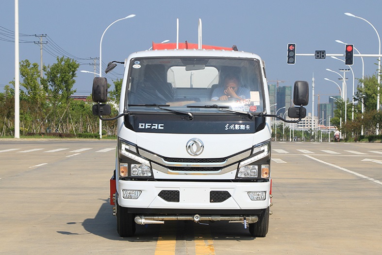 東風(fēng)小多利卡5噸噴霧灑水車 東風(fēng)小多利卡5噸噴霧灑水車