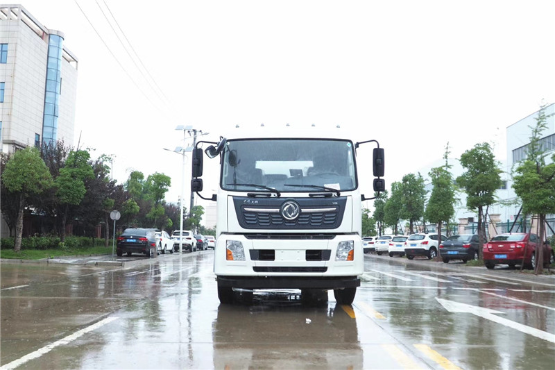 東風天龍后八輪20噸噴霧車，國六綠化噴灑車