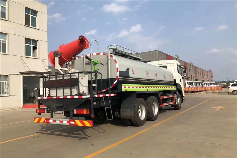東風天龍后八輪20噸噴霧車，國六綠化噴灑車