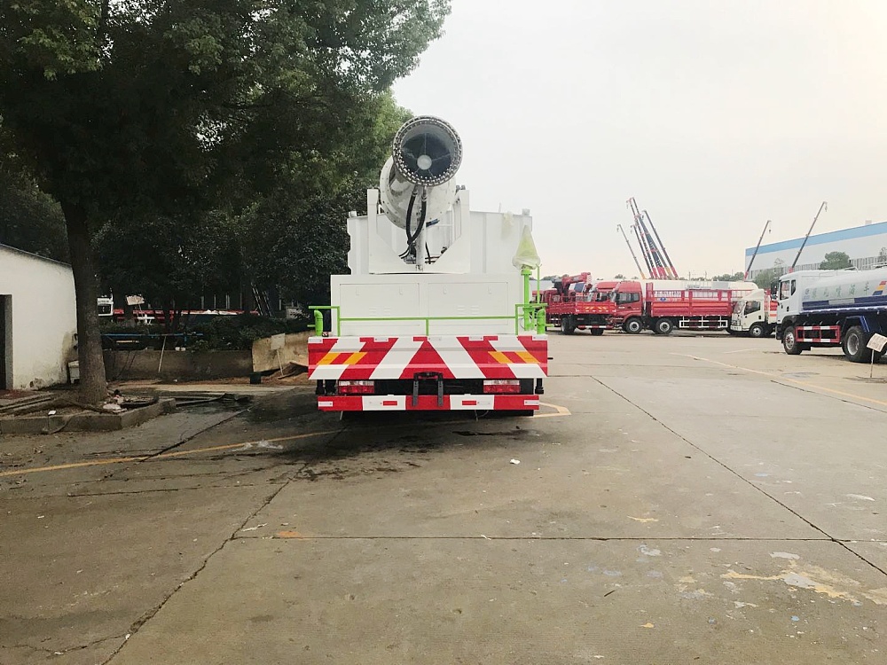 東風(fēng)專底噴霧霧炮車國六10立方/50-100米霧炮 東風(fēng)專底噴霧霧炮車國六10立方/50-100米霧炮