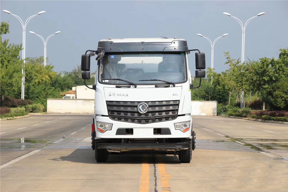 國(guó)六20立方東風(fēng)專底后雙橋 灑水車 國(guó)六20立方東風(fēng)專底后雙橋 灑水車